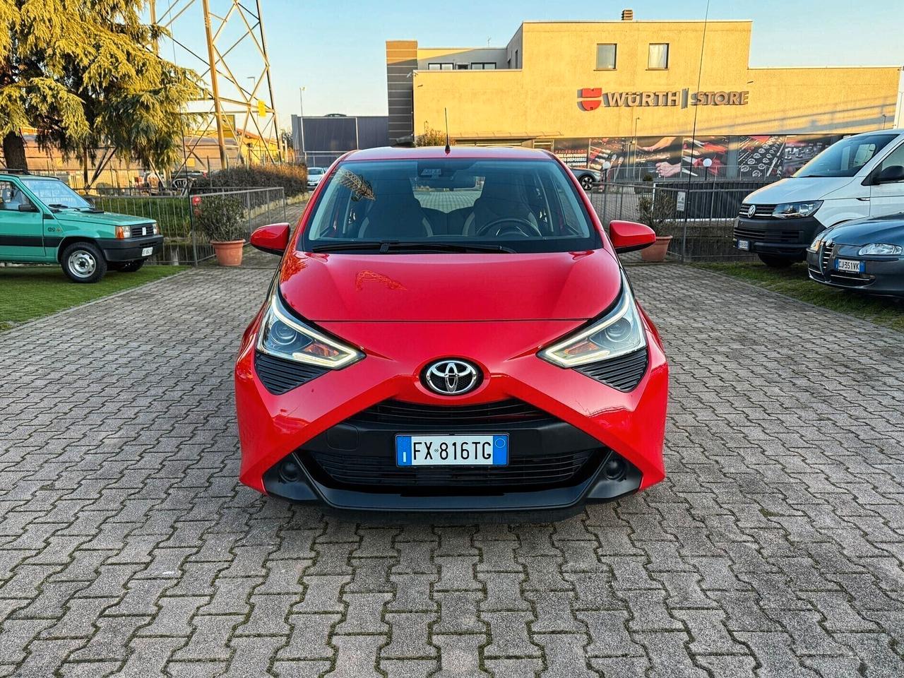 Toyota Aygo 1.0 VVT-i 72 CV 5 porte x-clusiv OK NEOPATENTATI TELECAMERA POSTERIORE CRUISE