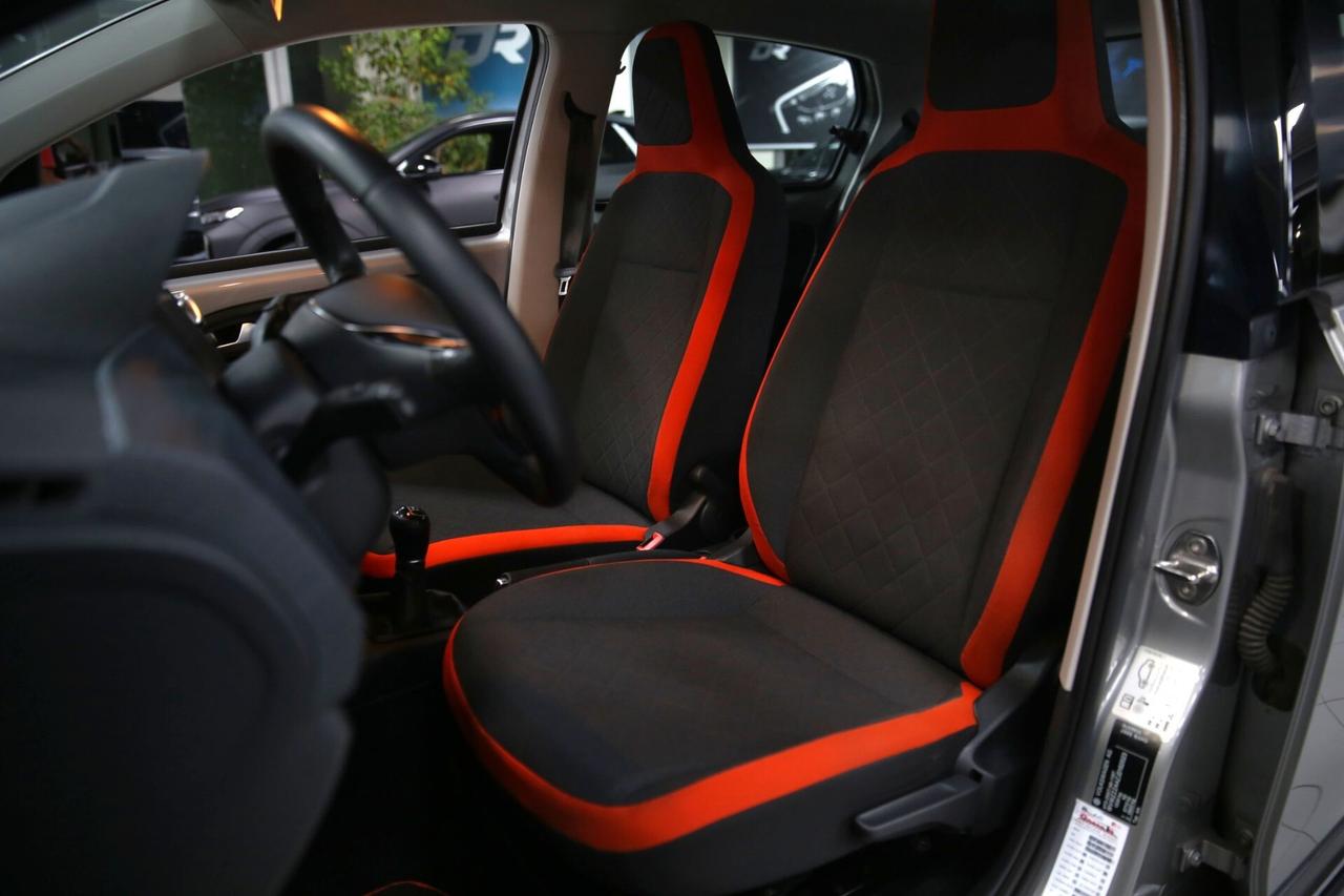 Volkswagen up! 1.0 75 CV Cross Up!