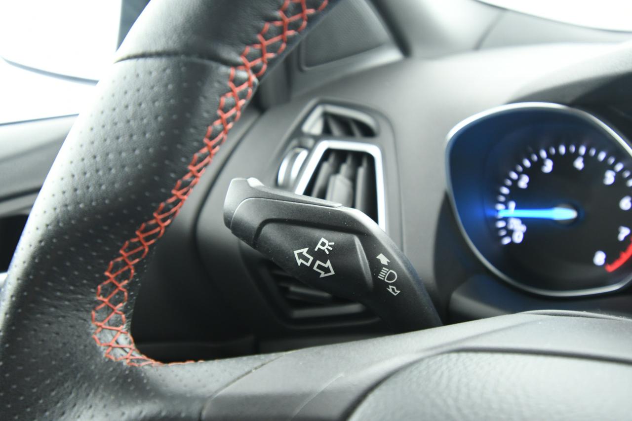 FORD Kuga 1.5 ecoboost ST-Line s&s 2wd 120cv NEOPATENTATI+ALCANTARA