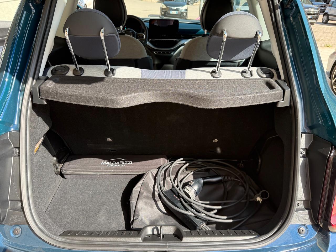 Fiat 500e Berlina 42 kWh La Prima