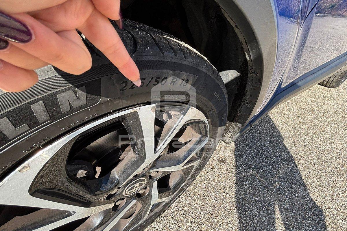 TOYOTA C-HR 2.0 Hybrid E-CVT Trend