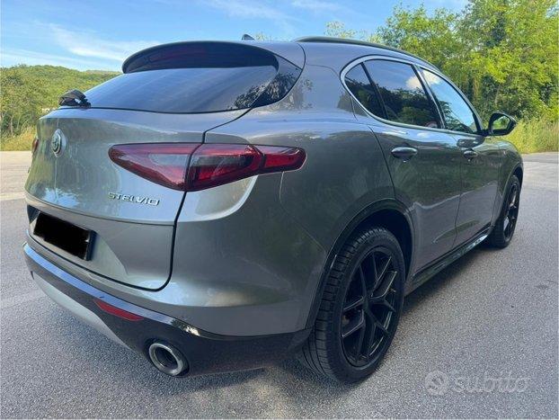ALFA ROMEO STELVIO 2.2 TD 210 CV Q4 VERSIONE Ti