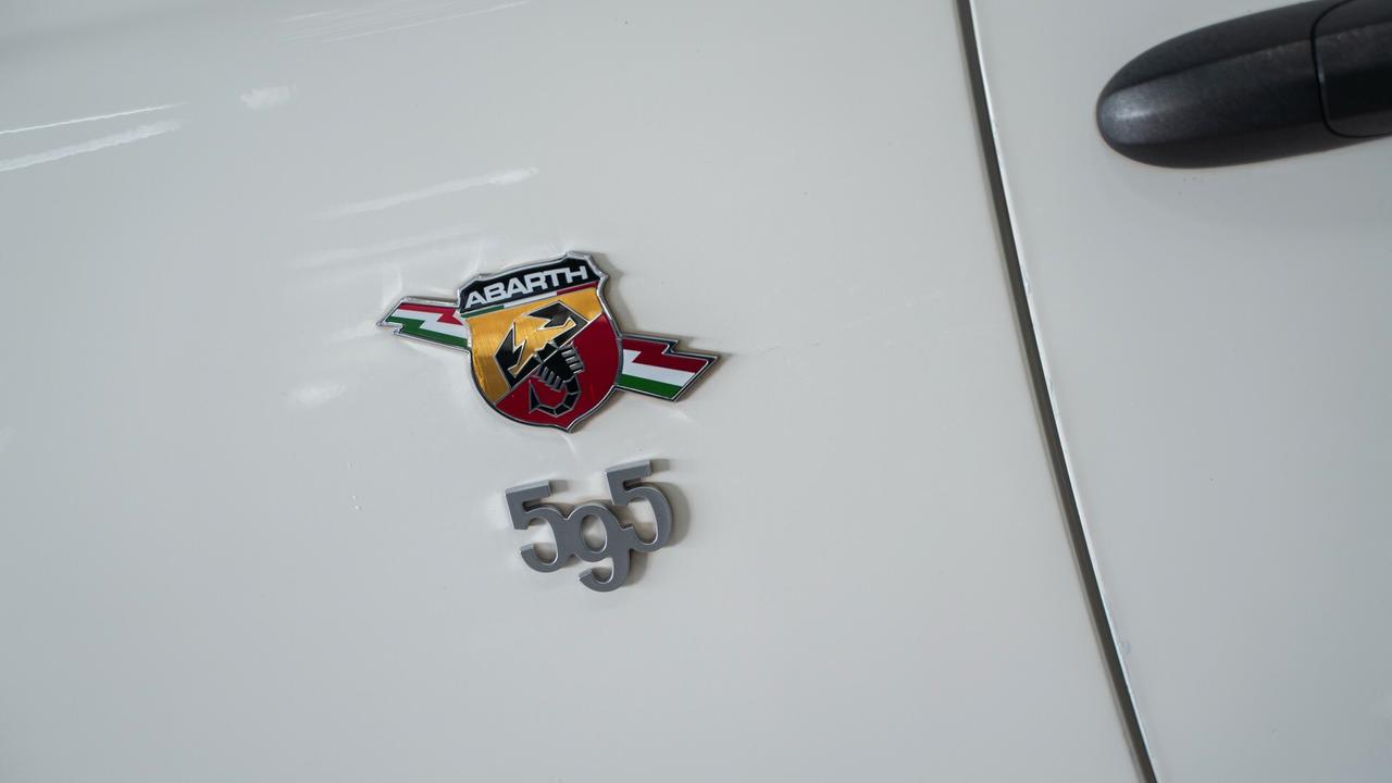 Abarth 595 Competizione 1.4 T JET 180 CV AUTO SABELT BEATS CARBON AKRAPOVIC FULL OPTIONAL
