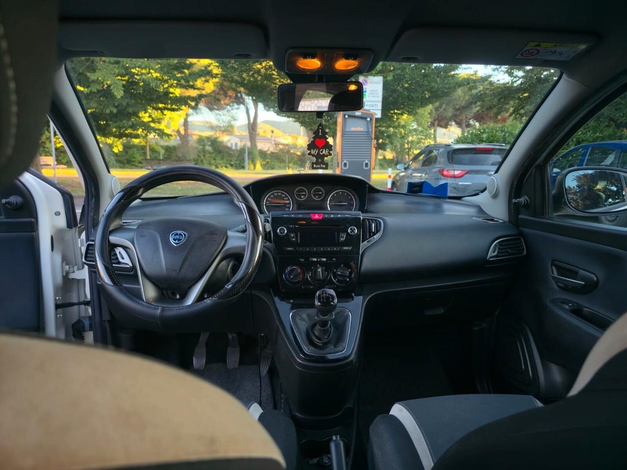 Lancia Ypsilon 1.2 69 CV 5 porte GPL Ecochic Silver