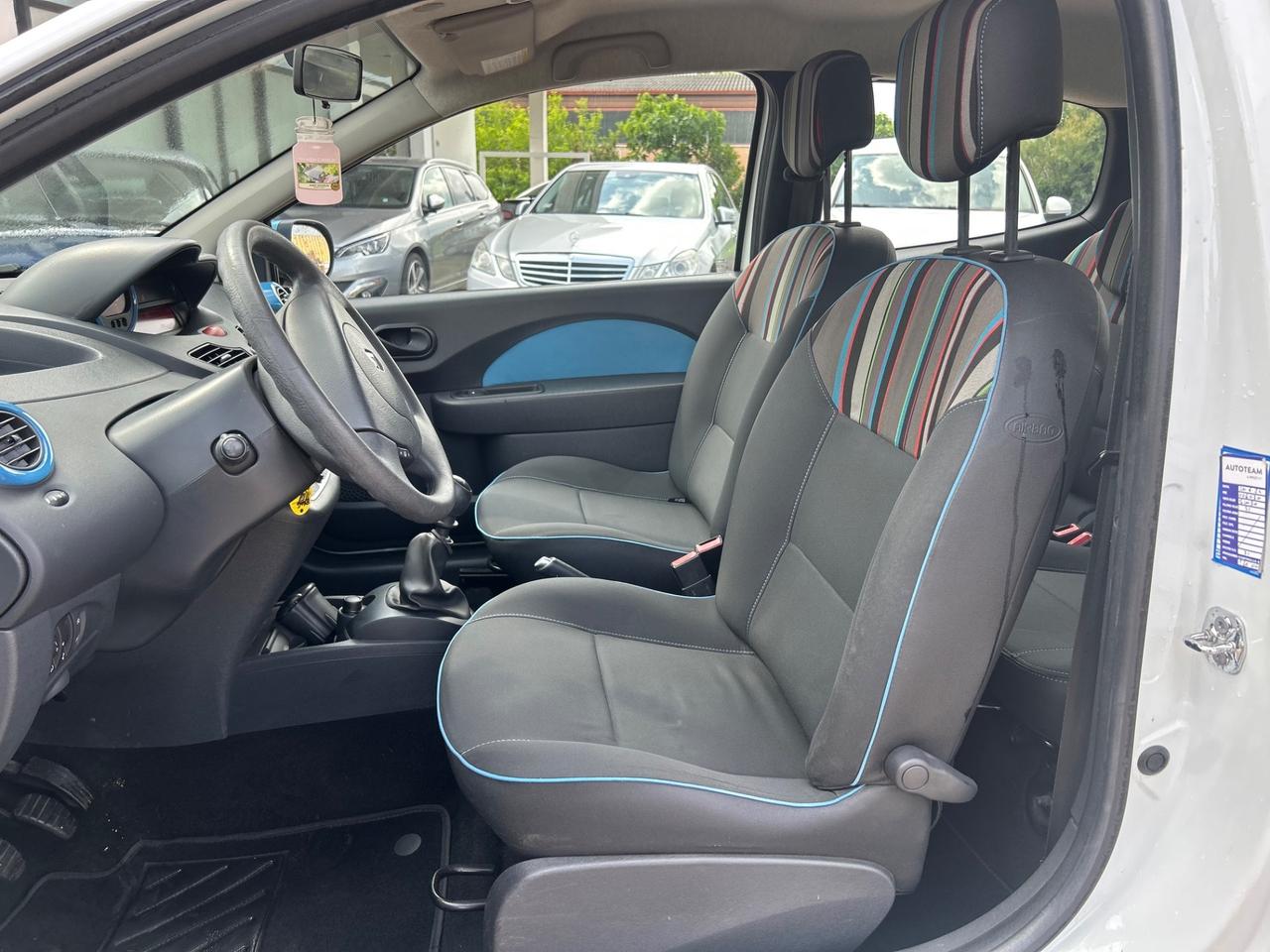 Renault Twingo 1.2 16V Live