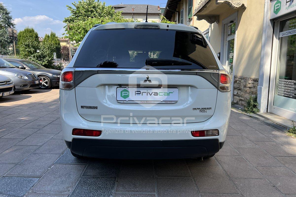 MITSUBISHI Outlander 2.2 DI-D 4WD Instyle 7p.