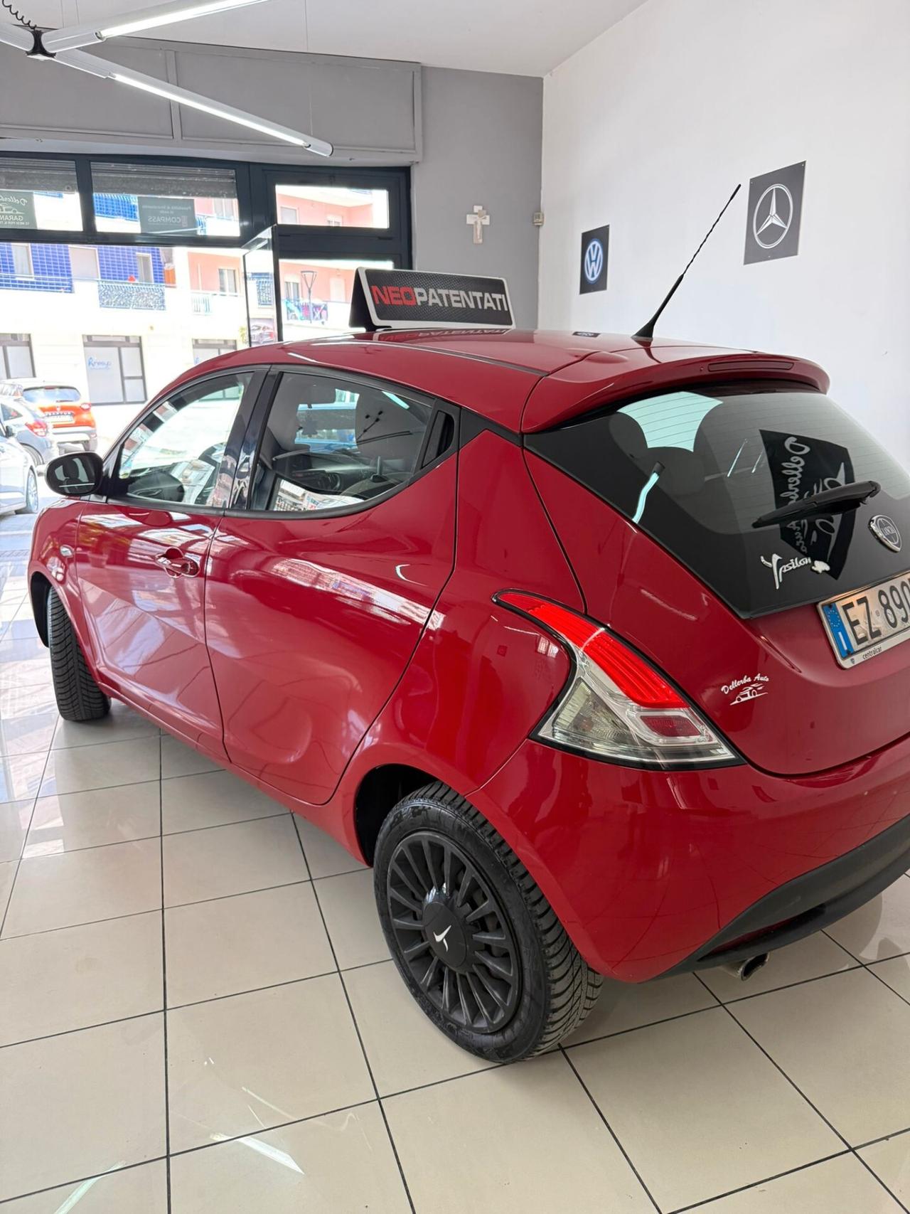 Lancia Ypsilon 1.2 69 CV 5 porte GPL Ecochic Gold