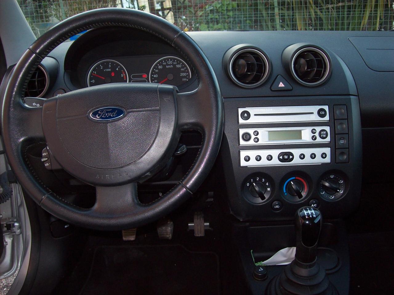 Ford Fiesta 1.4 TDCi 3p. x neopatentati solo 99900km