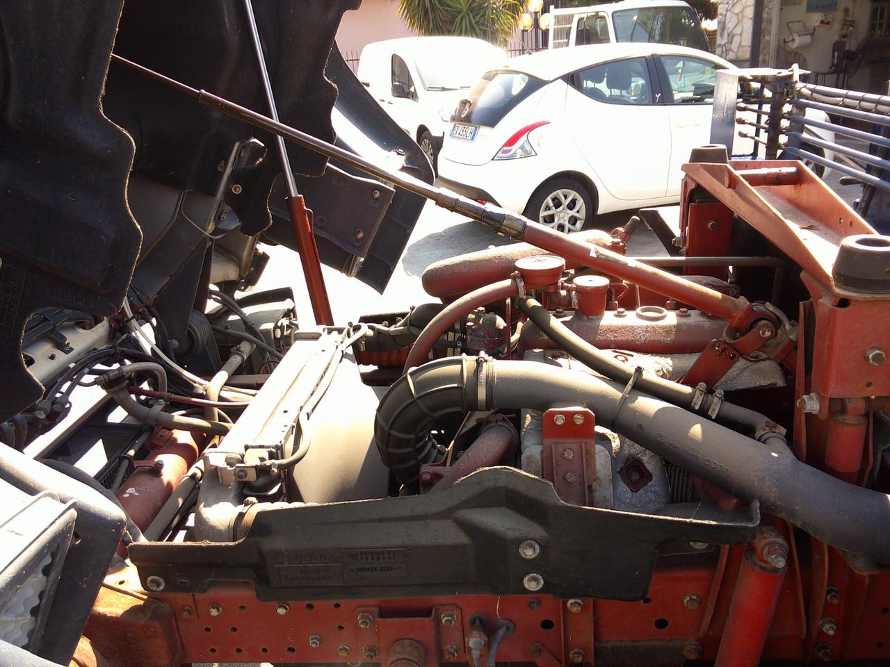 Iveco EUROCARGO RIBALTABILE CON GRU 92000 KM 98