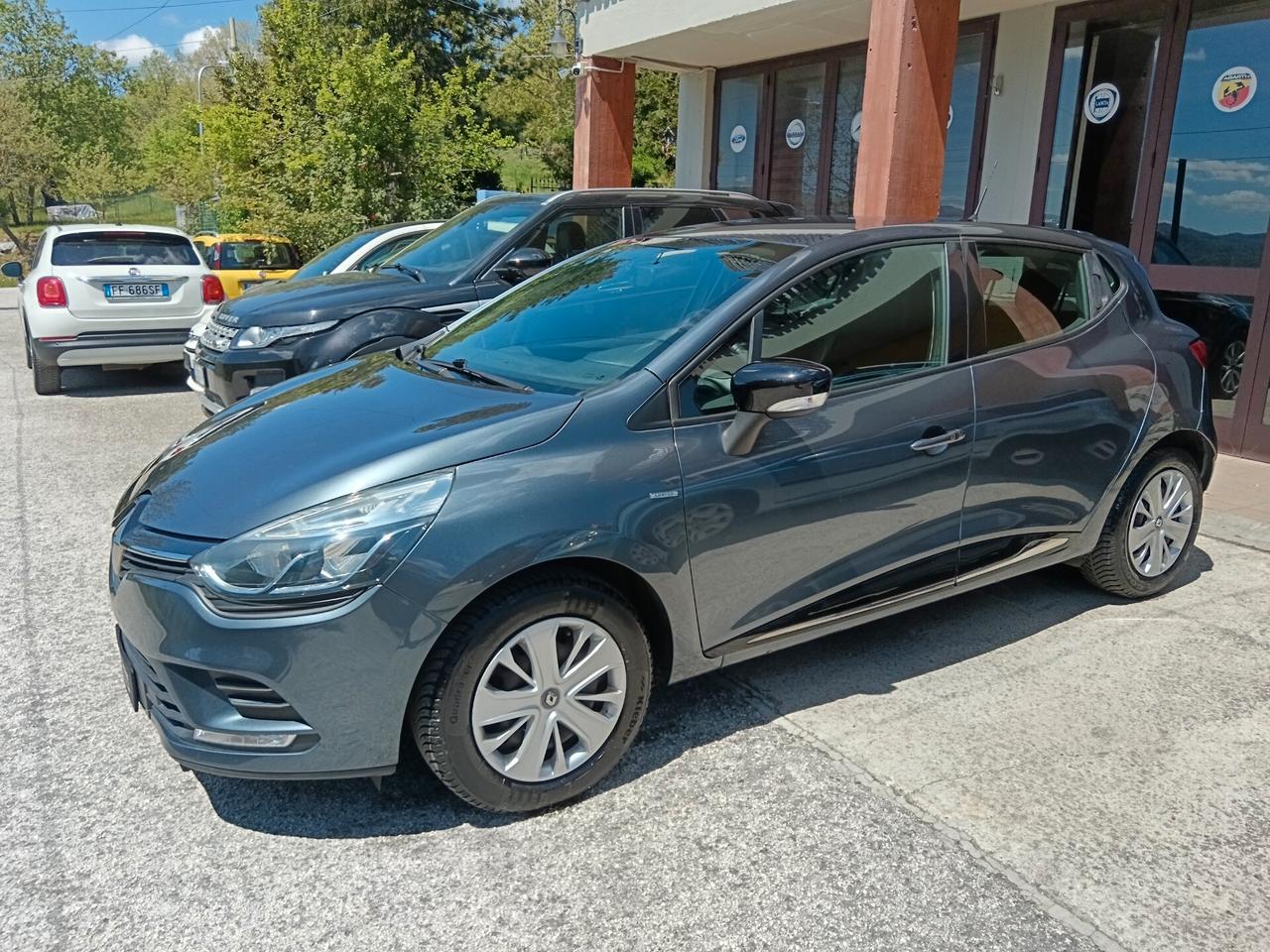 Renault Clio 1.2 75CV LIMITED NUOVISSIMA