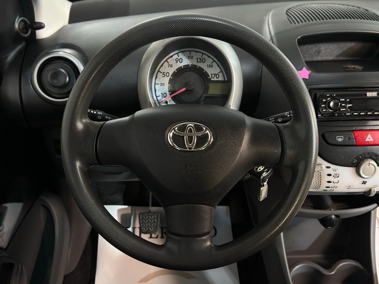 Toyota Aygo 1.0 12V VVT-i 5 porte Sol