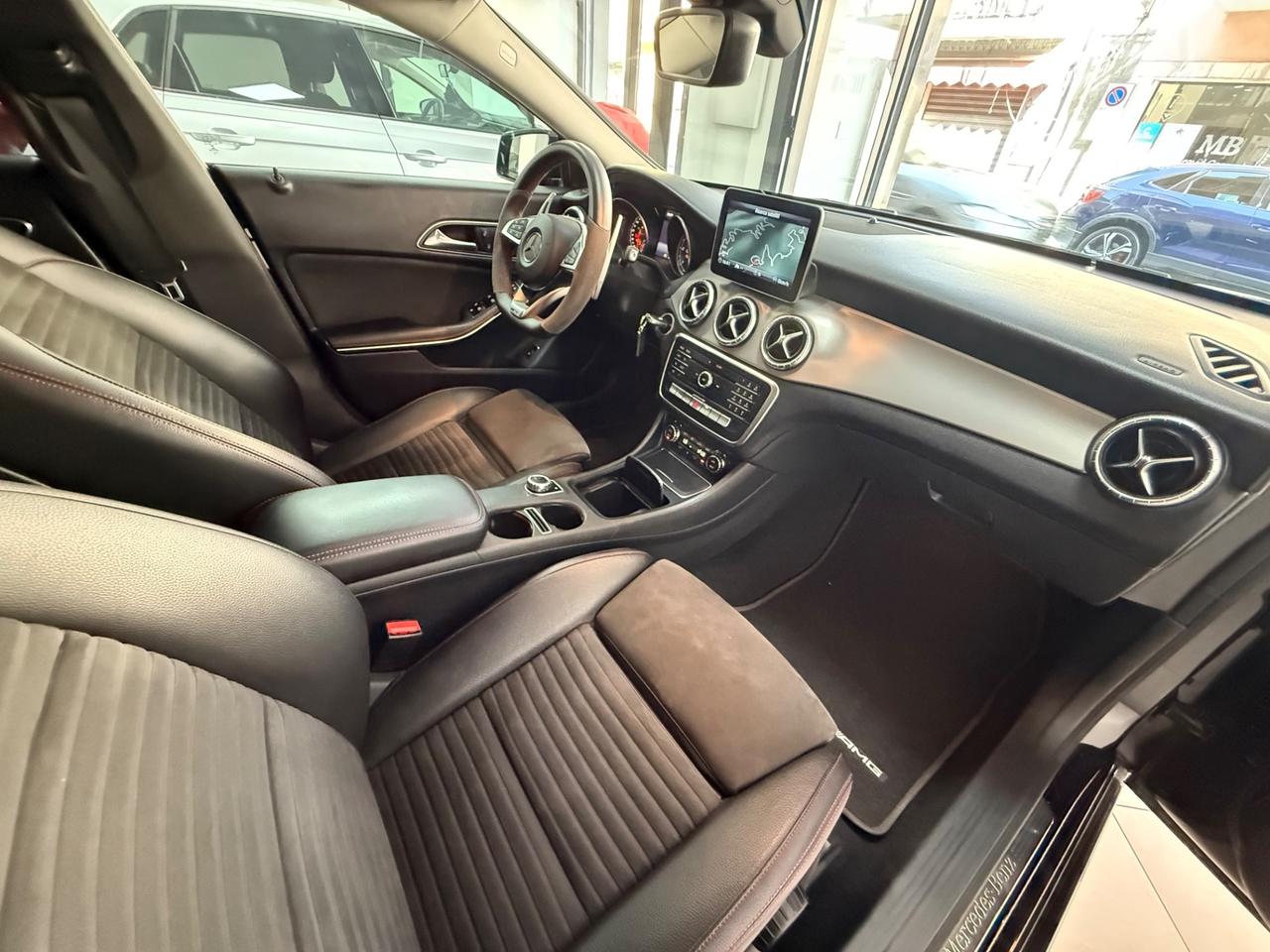 MERCEDES- BENZ CLA 200 D 136 CV AMG PREMIUM PLUS