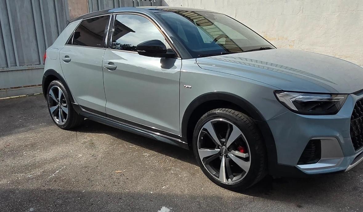 Audi A1 citycarver 30 TFSI S tronic Identity Contrast