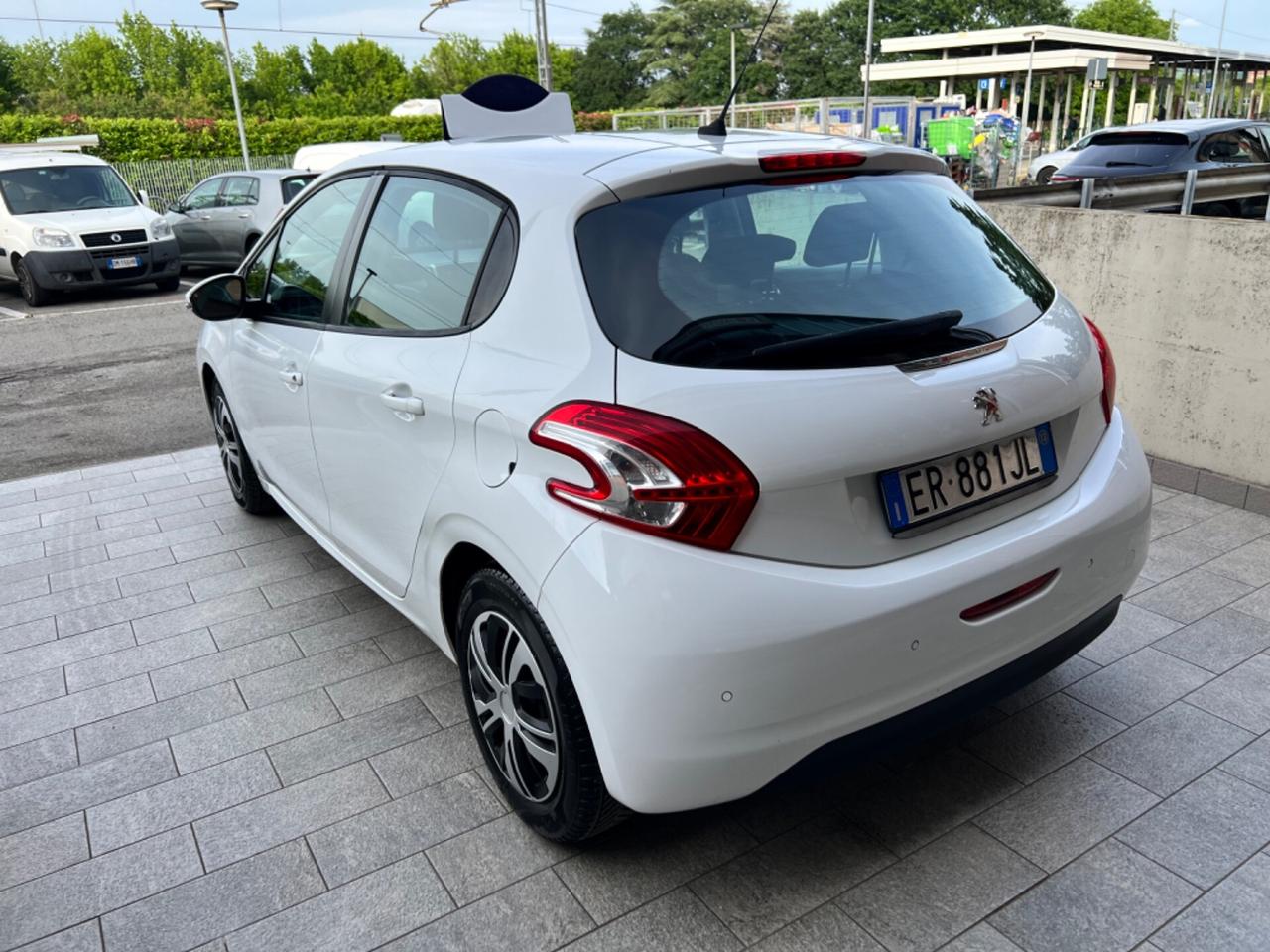 Peugeot 208 1.4 HDi 68 CV 5 porte Active