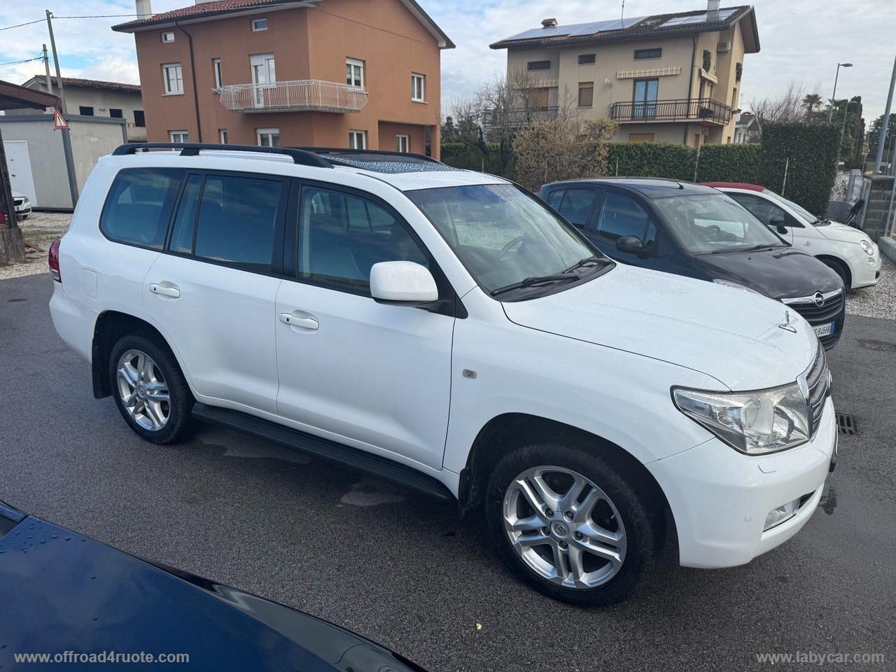 TOYOTA Land Cruiser V8 4.5 D4-D 7 posti