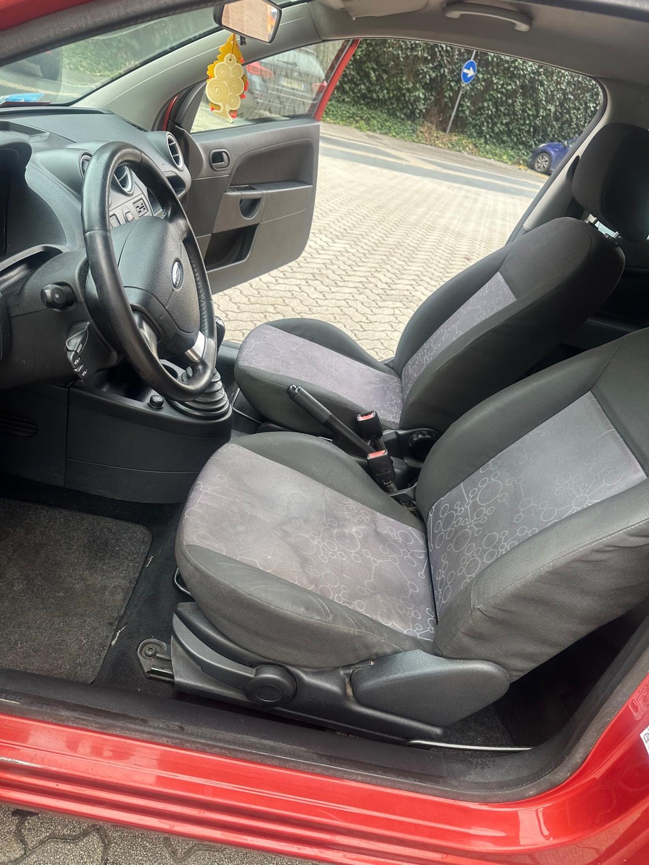 Ford Fiesta 1.2 16V 3p. Ghia