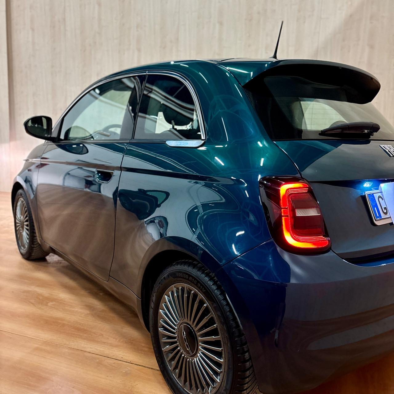 Fiat 500 500e Berlina 42 kWh Icon Batteria Nuova