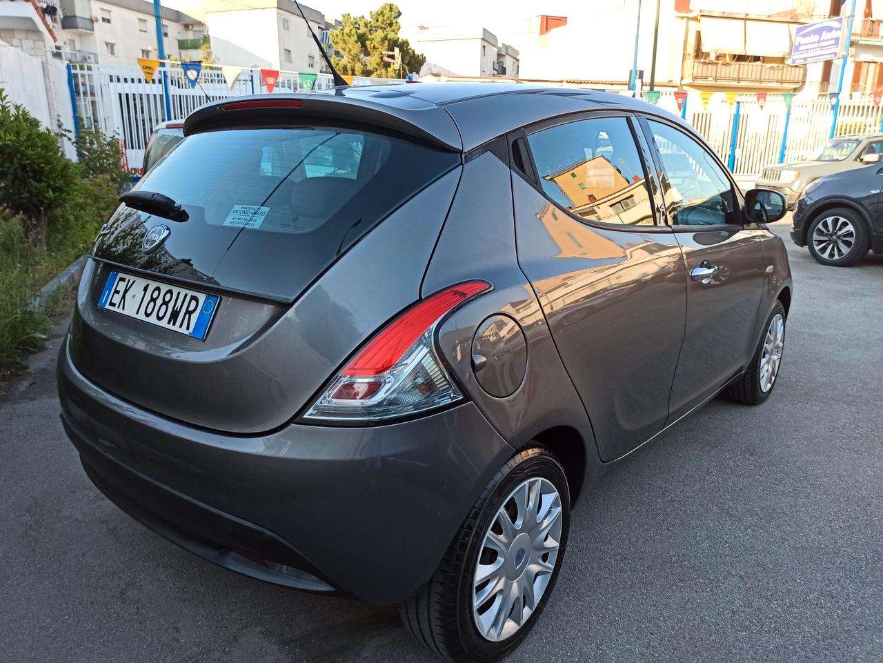 Lancia Ypsilon 1.2 69 CV 5 porte S&S Gold