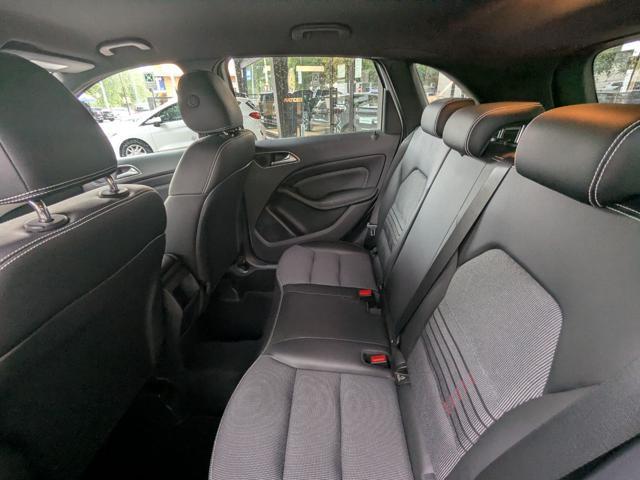 MERCEDES-BENZ B 180 d Premium