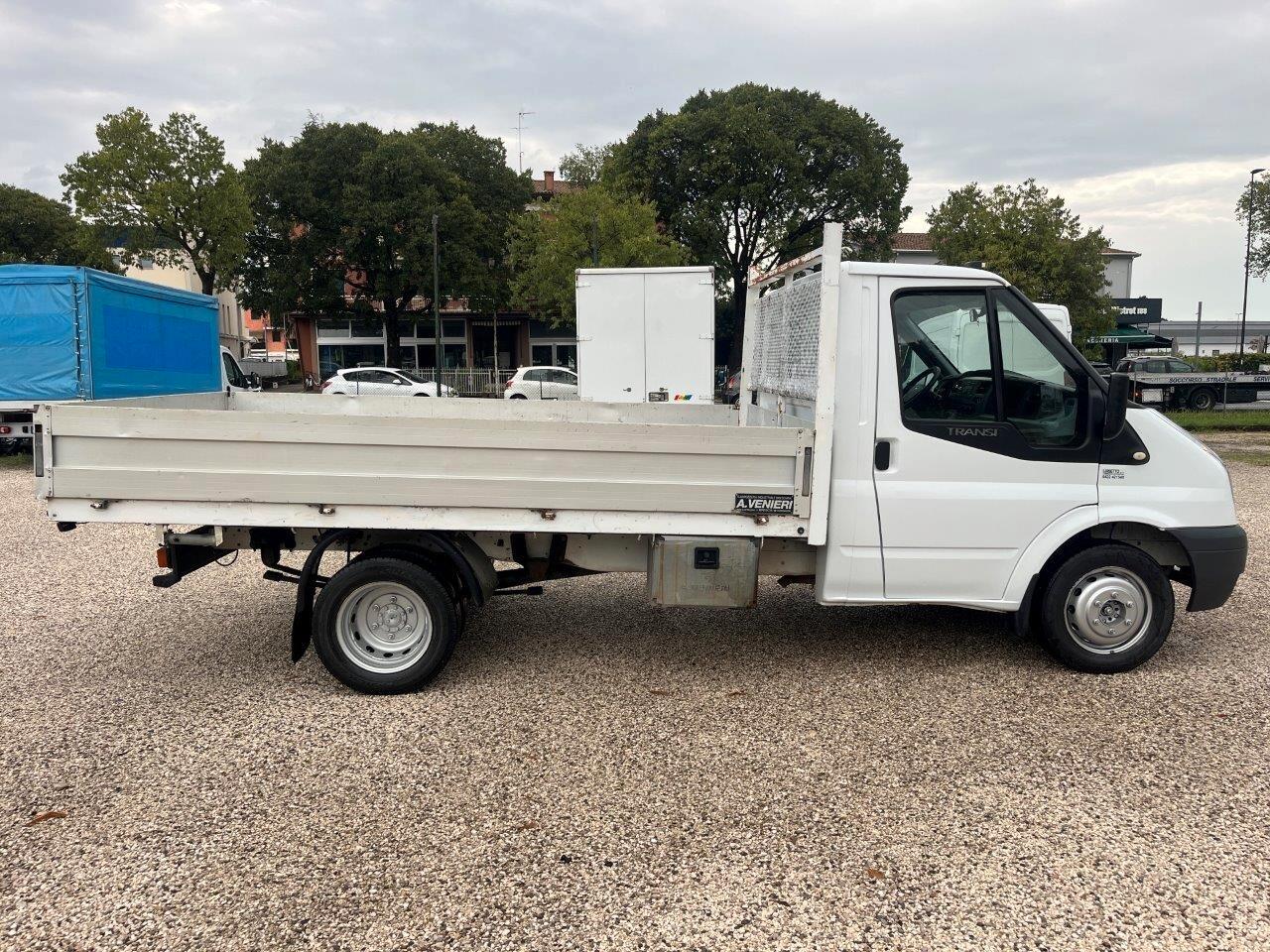 Ford Transit 350M 2.4 TDCi/115 PM-RG Cabinato
