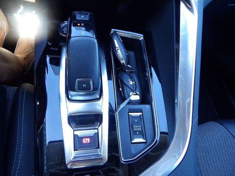 Peugeot 3008 BlueHDI 130 EAT8 S&S Allure Pack