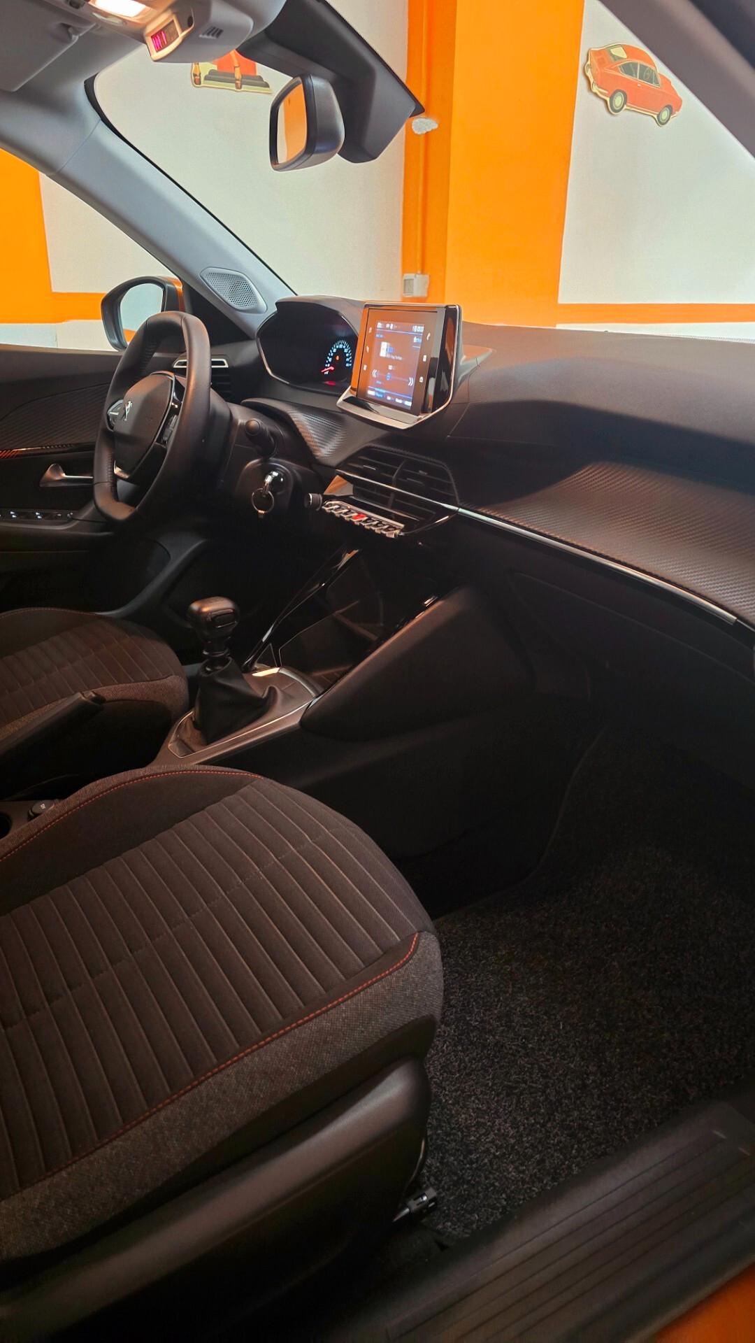 PEUGEOT 2008 PURETECH S&S 130CV CON SOLI 17MILA KM CAMBIO MANUALE
