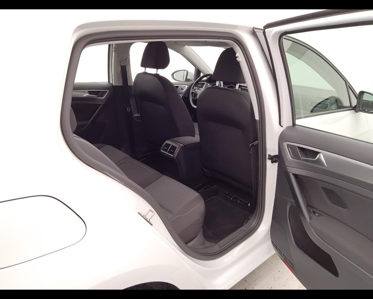 VOLKSWAGEN Golf VII 2017 5p - Golf 5p 1.0 tsi Trendline 85cv