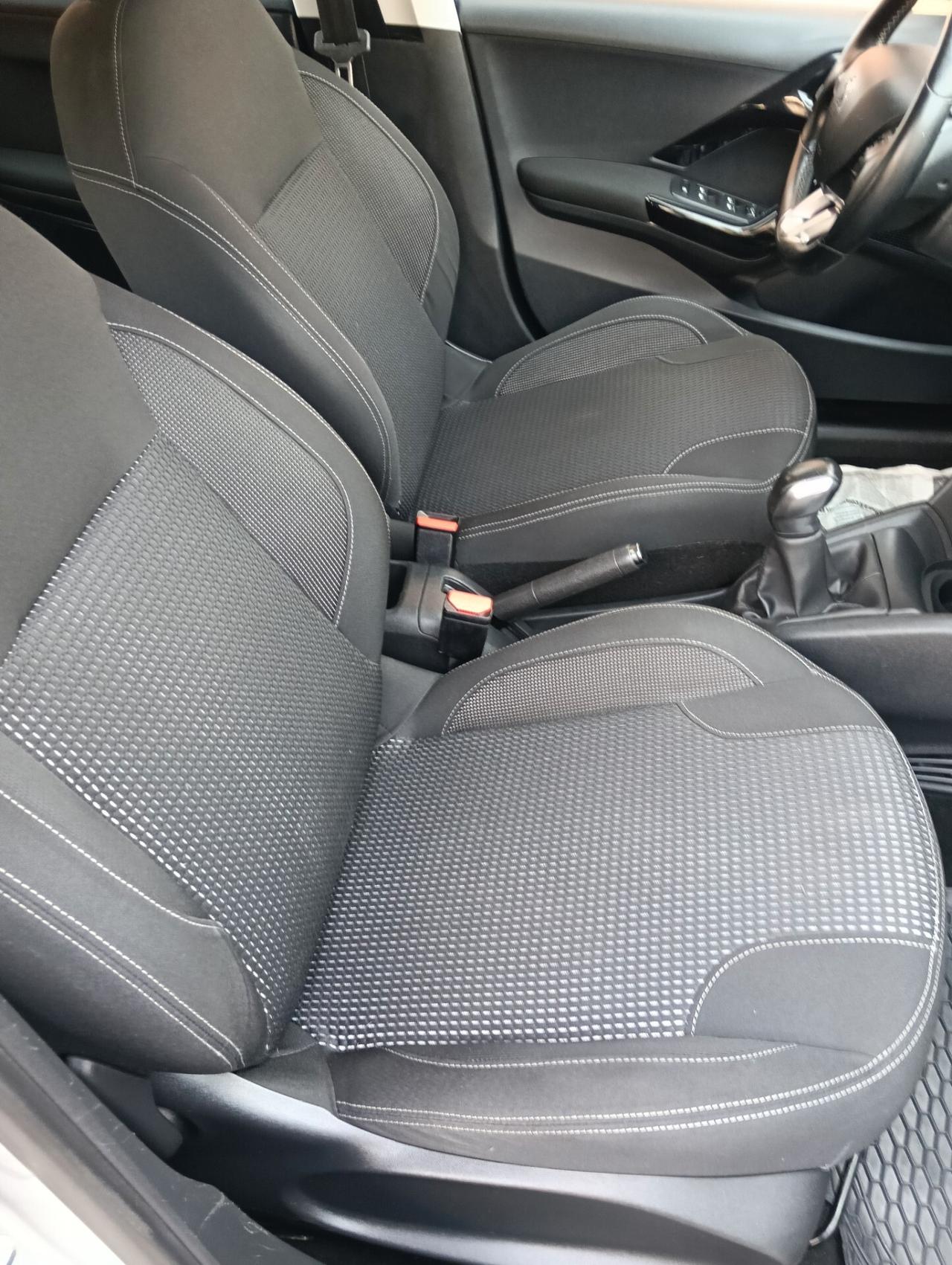 Peugeot 208 PureTech 82 5 porte Allure