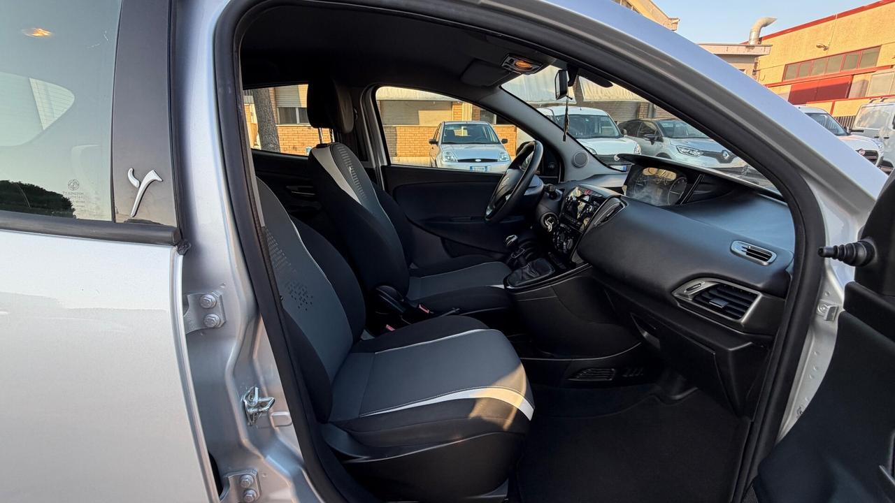 Lancia Ypsilon 1.2 69 CV