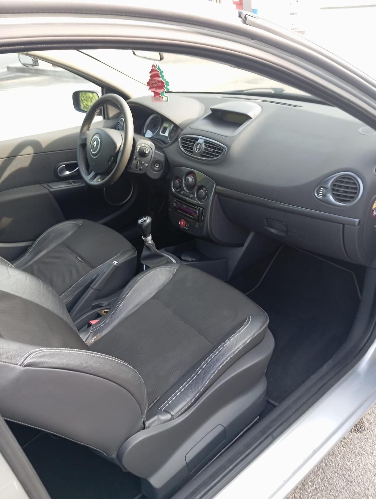 Renault Clio 1.2 16V 3 porte Luxe