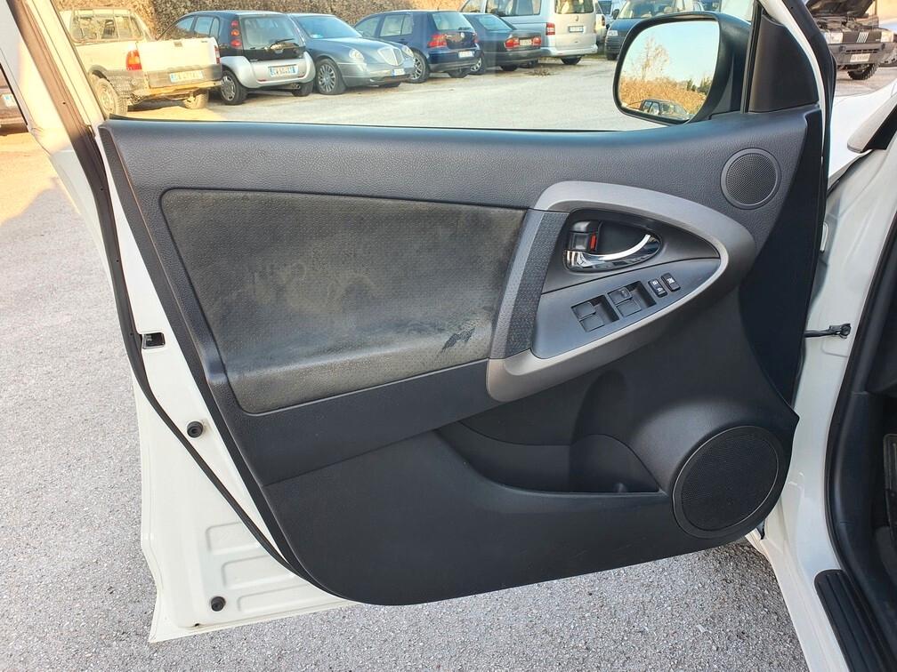 Toyota RAV4 2.2 D4D 150CV 4WD 5p. Luxury