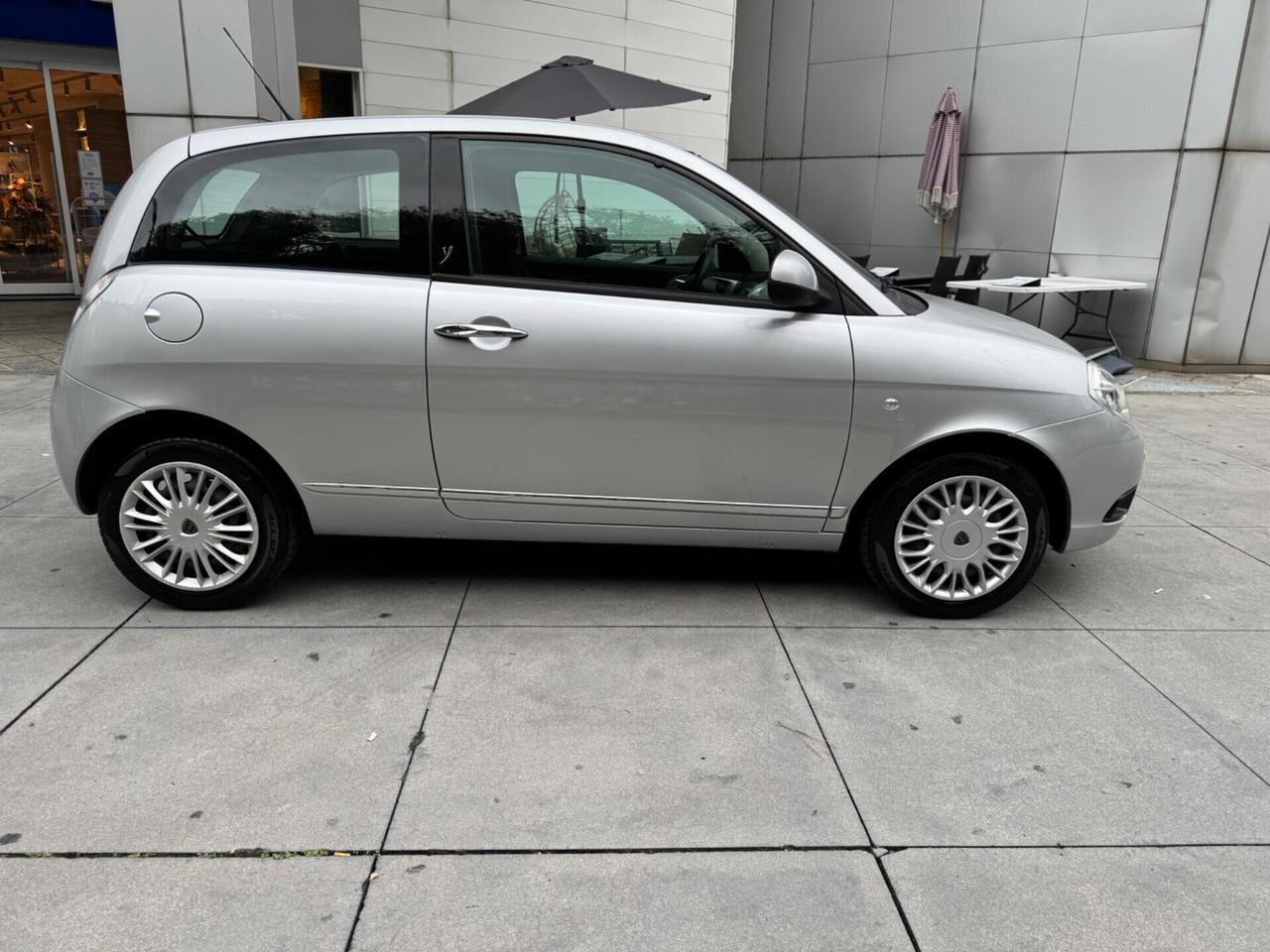 LANCIA YPSILON 1.2 NEOPATENTATI KM 43 MILA !!