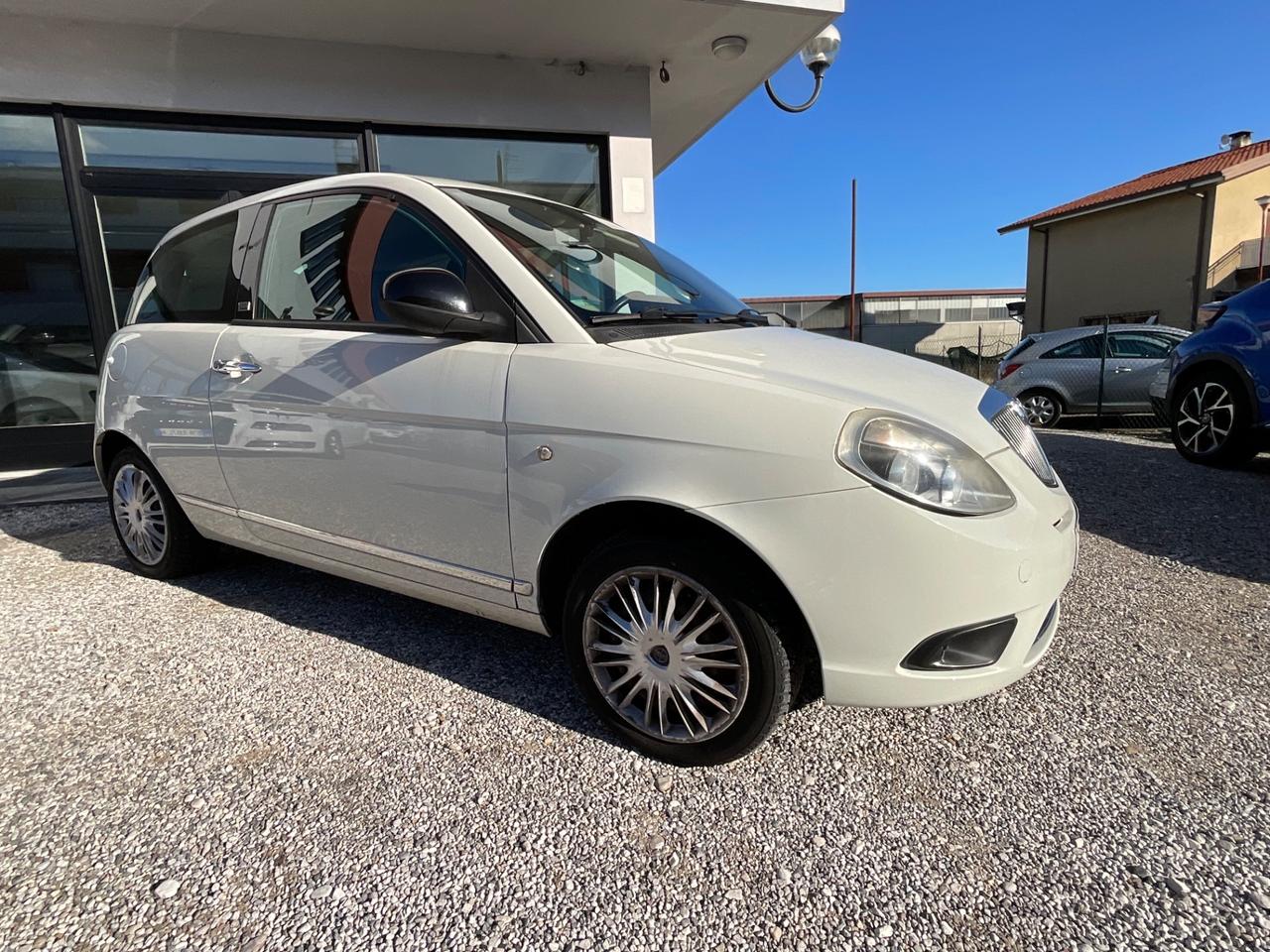 Lancia Ypsilon 1.2 69 CV Diva
