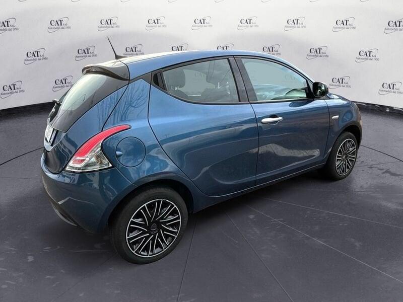 Lancia Ypsilon 1.0 FireFly 70cv Hybrid Platino