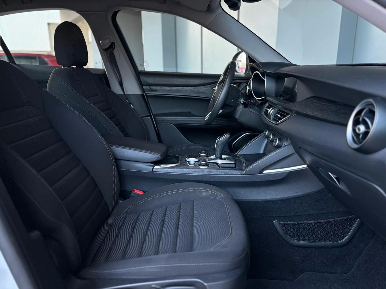 Alfa Romeo Stelvio 2.2 Turbodiesel 160 CV AT8 RWD Business