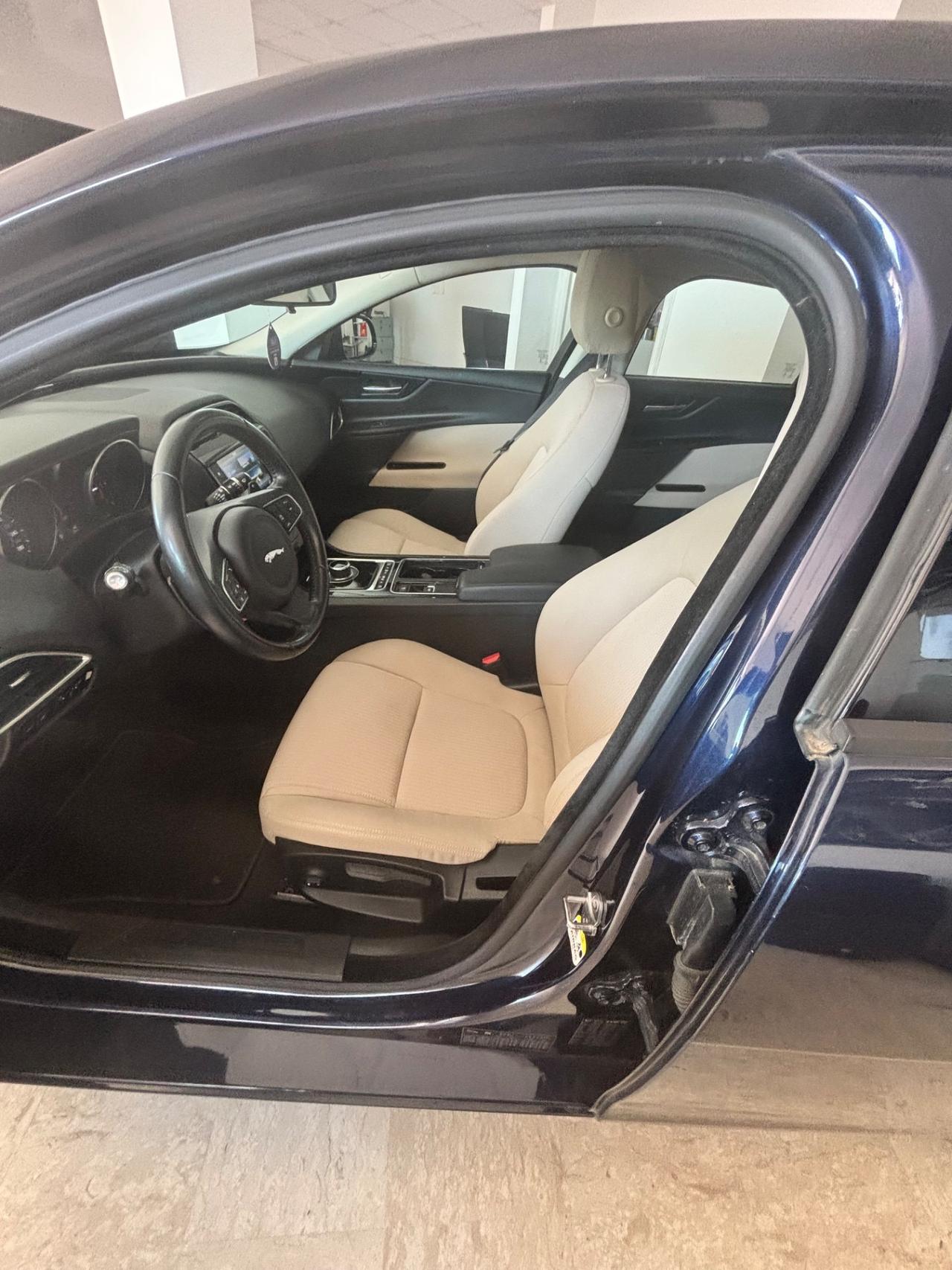 Jaguar XE 2.0 D Turbo 180CV Prestige