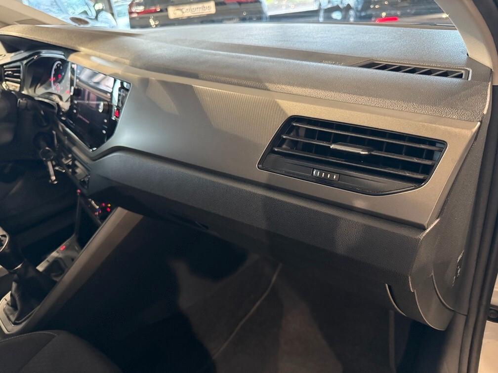 Volkswagen Polo 5p 1.0 tsi Comfortline 95cv App conn 15" Neopat