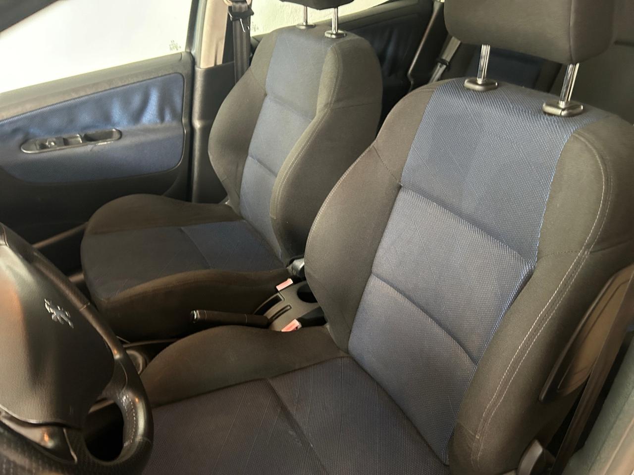 Peugeot 207 1.6 HDi 90CV 5p. XSI