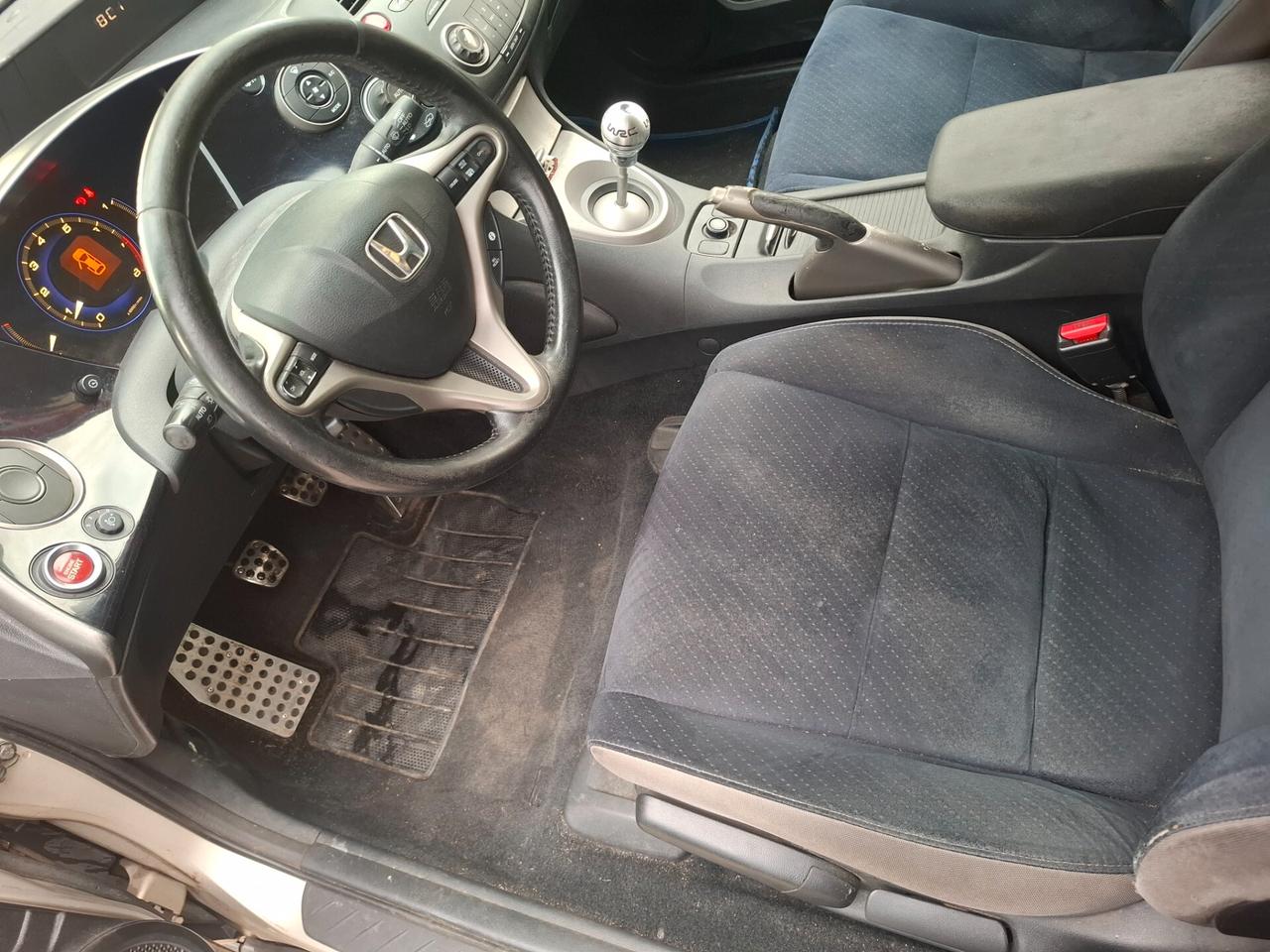 Honda Civic 1.8 i-VTEC 5p. Executive i-P