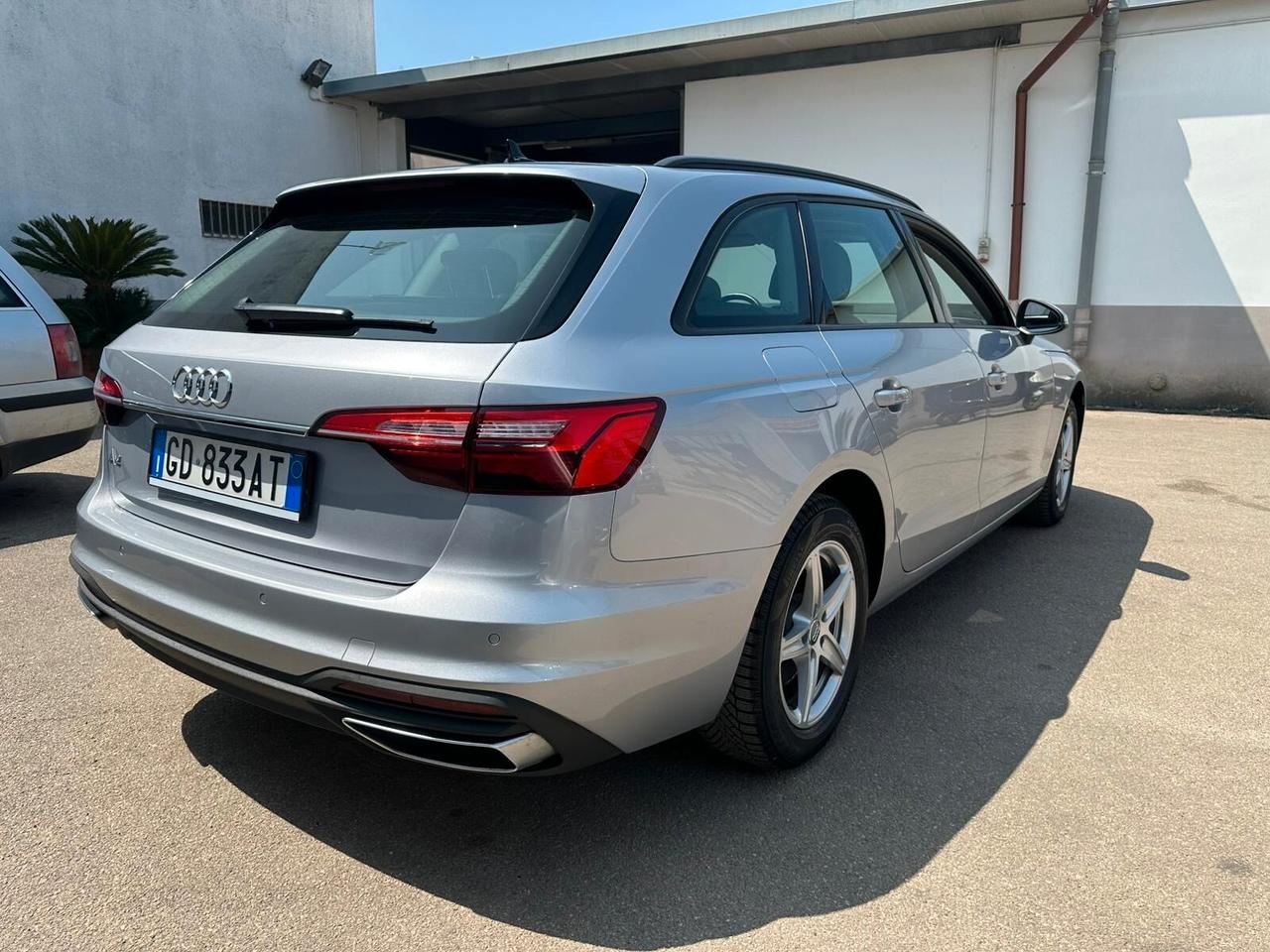 Audi A4 30 TDI Business