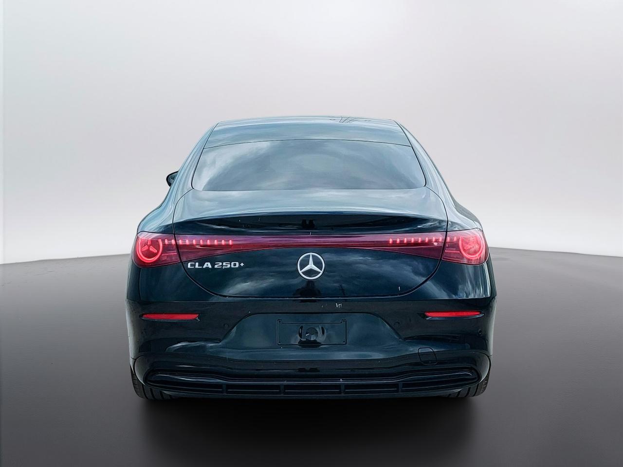 Mercedes-Benz CLA 250+ con tecnologia EQ