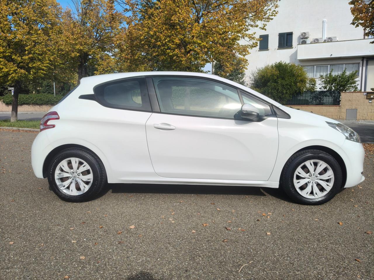 Peugeot 208 1.0 del 2013 SOLO 87.000 KM