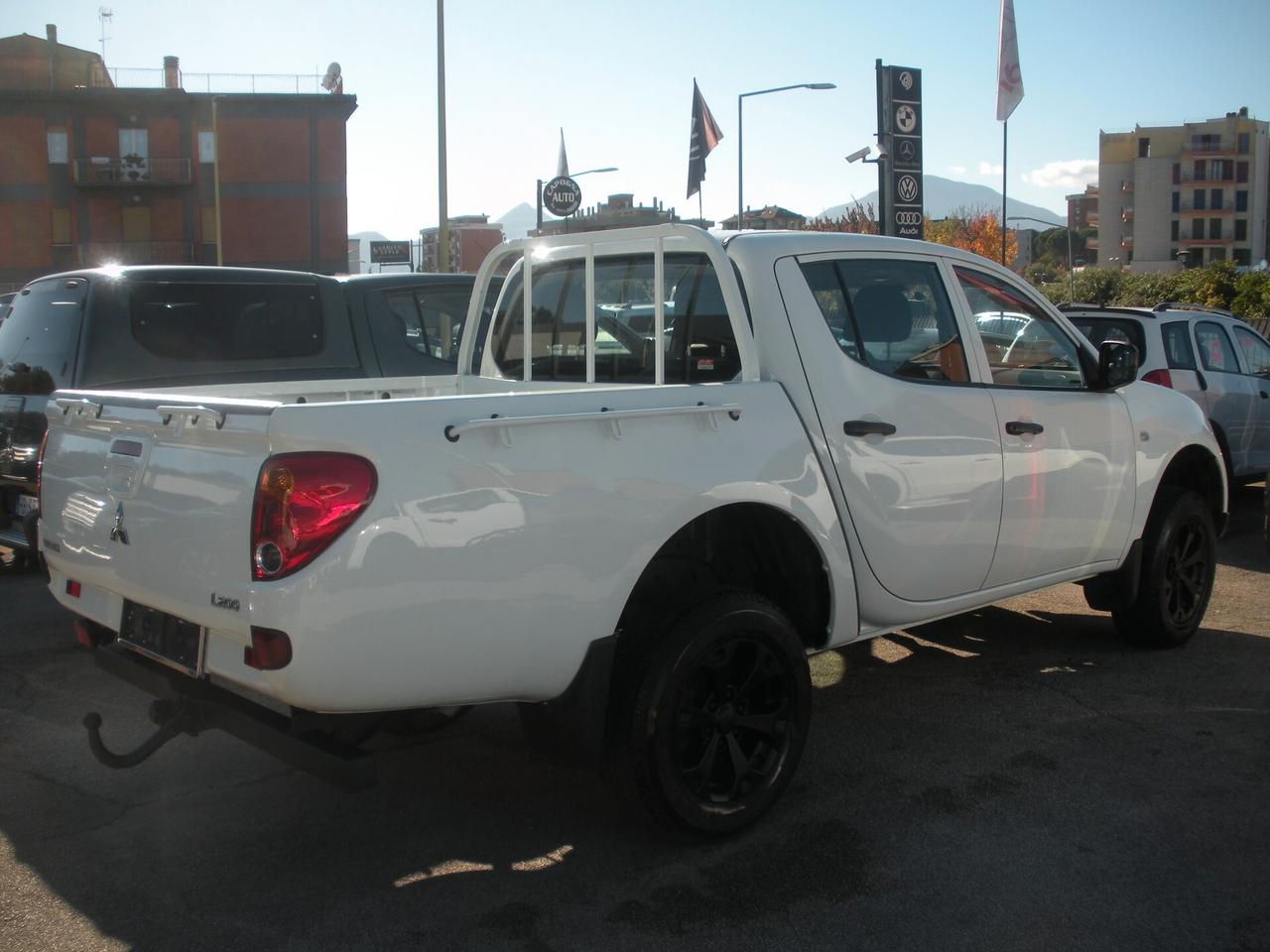 Mitsubishi L200 2.5 DI-D Double Cab Invite ''SAFARI''