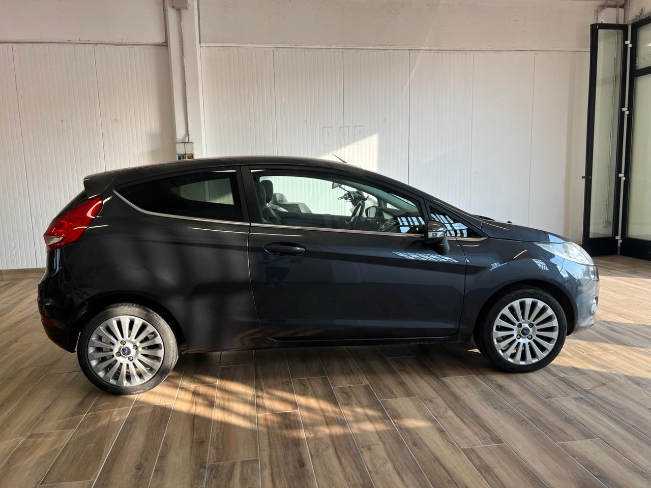Ford Fiesta 1.4 5 porte Bz.- GPL Titanium