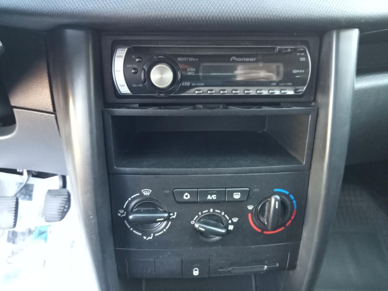 Peugeot 207 1.4 HDi 70CV 5p