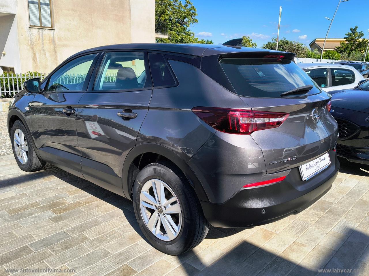 OPEL Grandland X 1.5 D Ecotec S&S Bus. Ed.