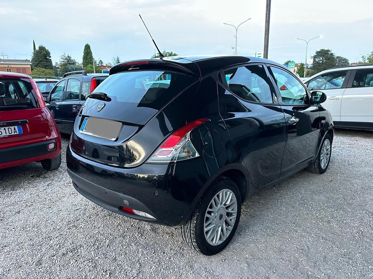Lancia Ypsilon 1.2 69 CV 5 porte GPL Ecochic Gold