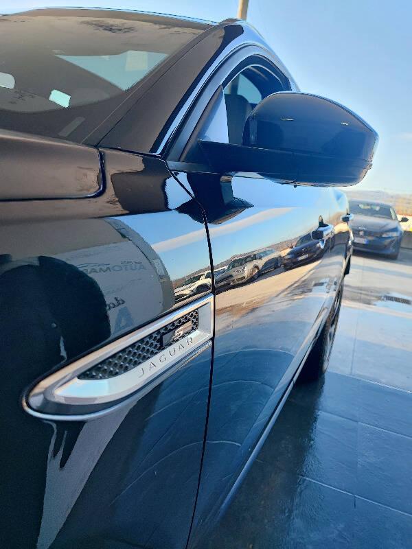 Jaguar E-Pace 2.0d i4 R-Dynamic HSE 150cv VIRTUAL! TETTO! PELLE!