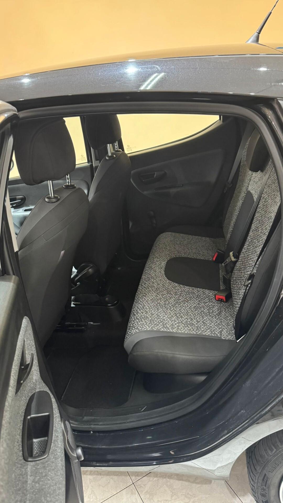 Lancia Ypsilon 1.2 69 CV 5 porte GPL Ecochic Elefantino Blu