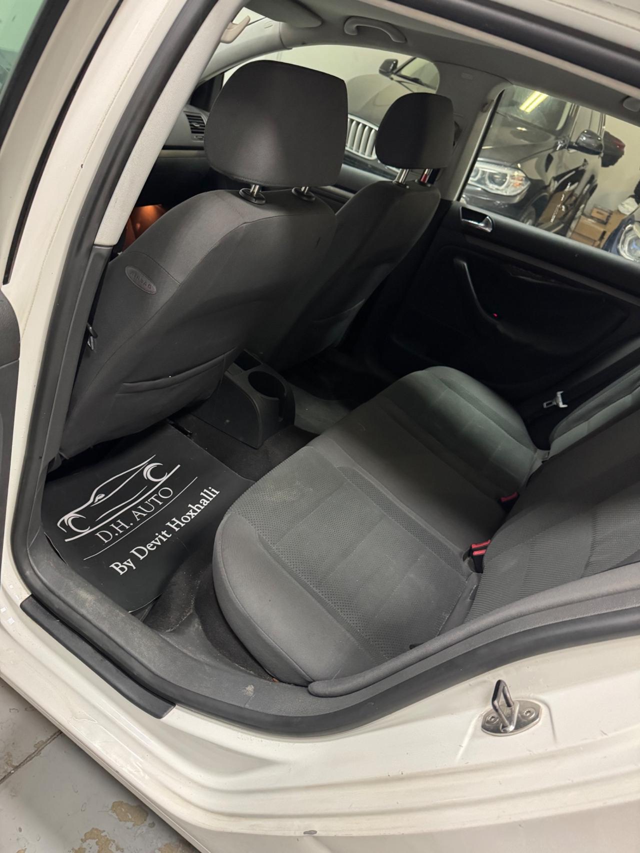 Volkswagen Golf 1.6 16V FSI 5p. Sportline